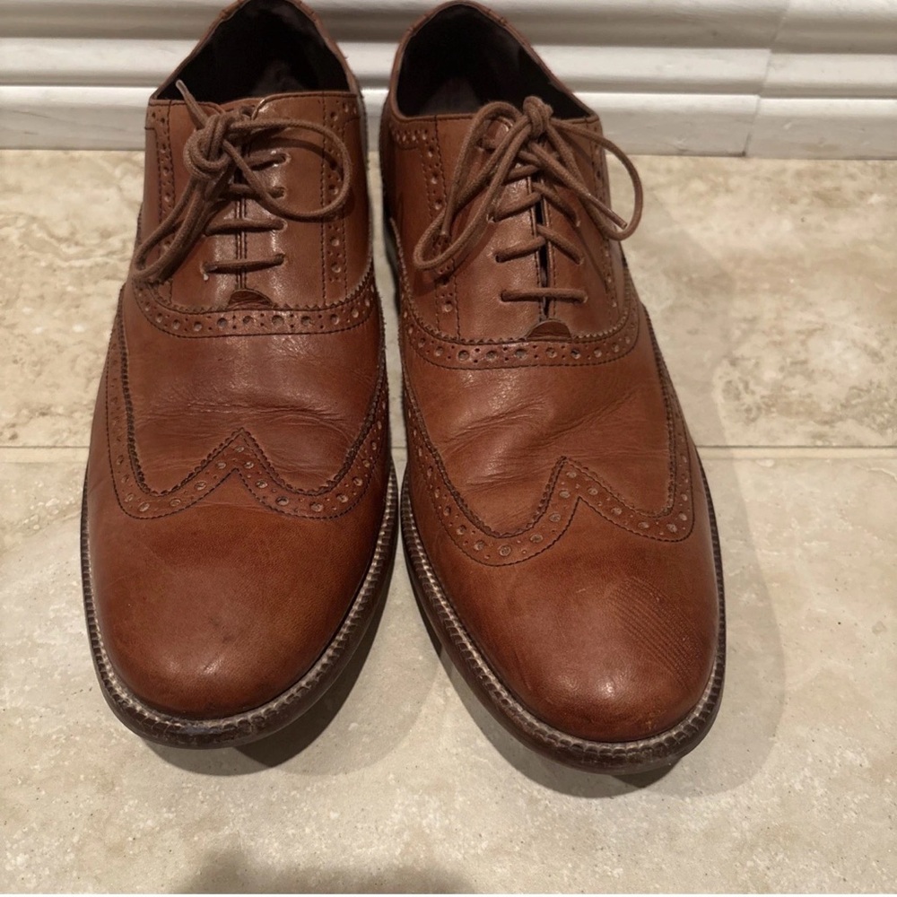 COLE HAAN Mens Casual Dress Shoes Cognac Brown Leather Wingtip Oxfords Size 10.5
